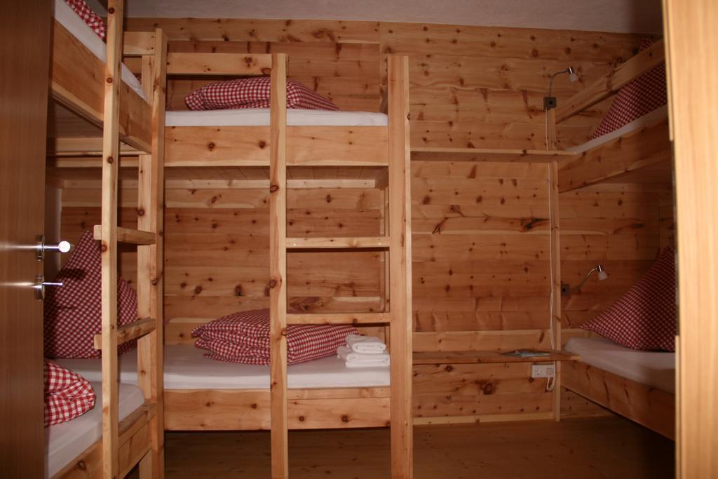 Bunk Bed Mixed Dormitory Room,227256161:JPEG